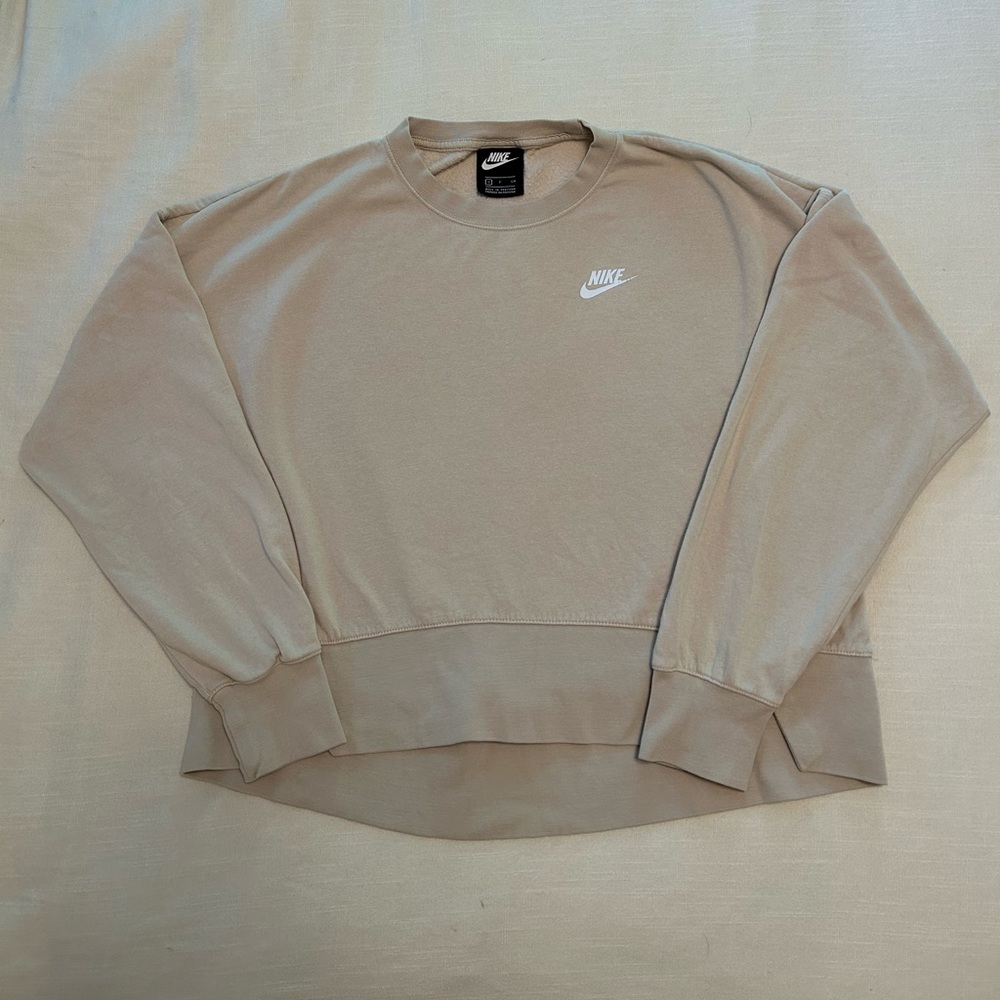 EUC WOMENS CROPPED NIKE CREWNECK